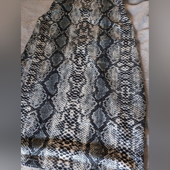Snakeskin gray mini dress - Picture 2 of 4